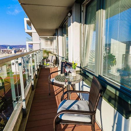 ברטיסלאבה Sunny Apartment With Amazing Terrace On The 13Th Floor Near City Center מראה חיצוני תמונה