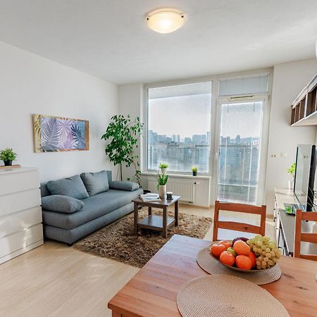 ברטיסלאבה Sunny Apartment With Amazing Terrace On The 13Th Floor Near City Center מראה חיצוני תמונה