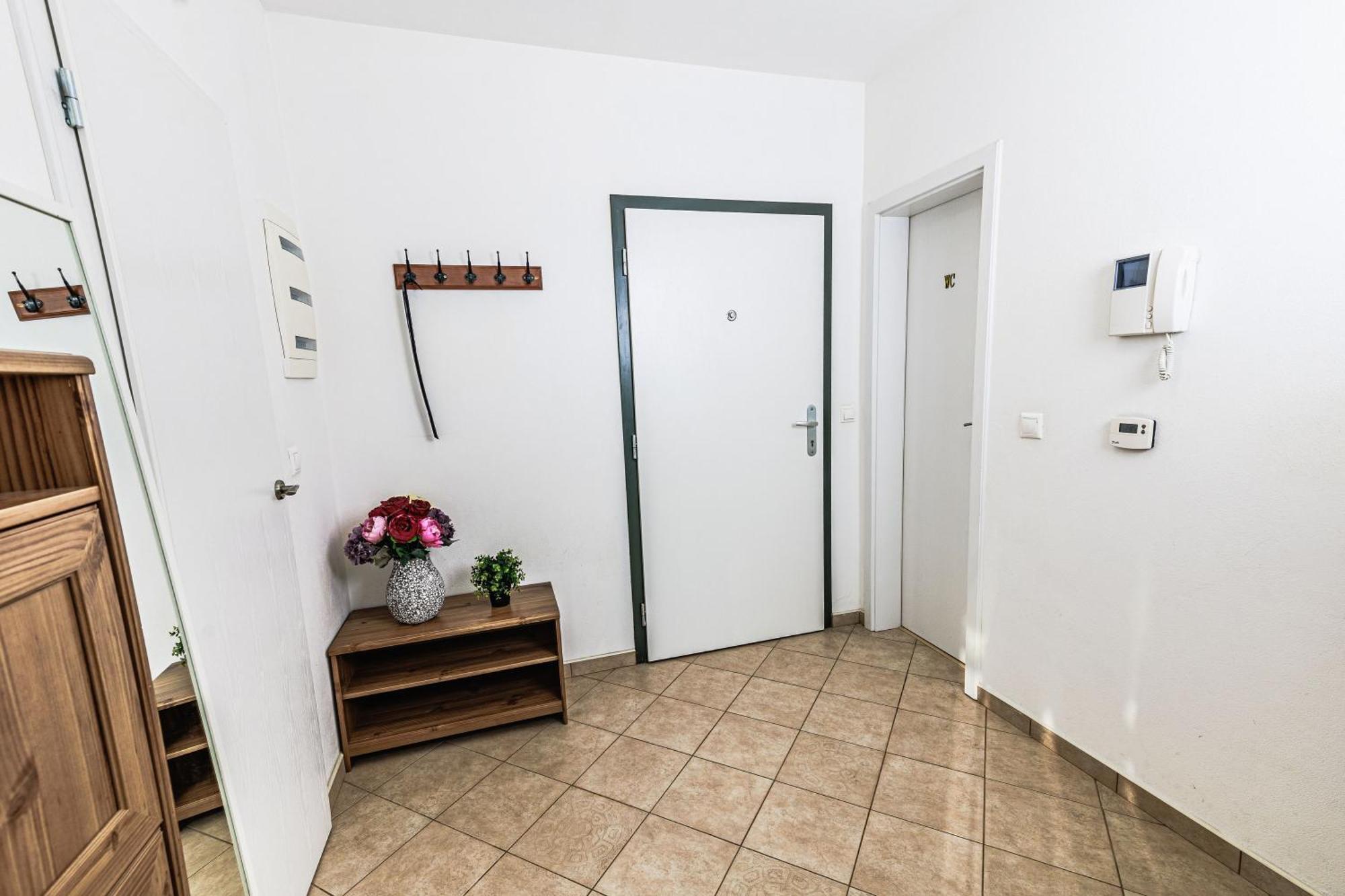 ברטיסלאבה Sunny Apartment With Amazing Terrace On The 13Th Floor Near City Center מראה חיצוני תמונה