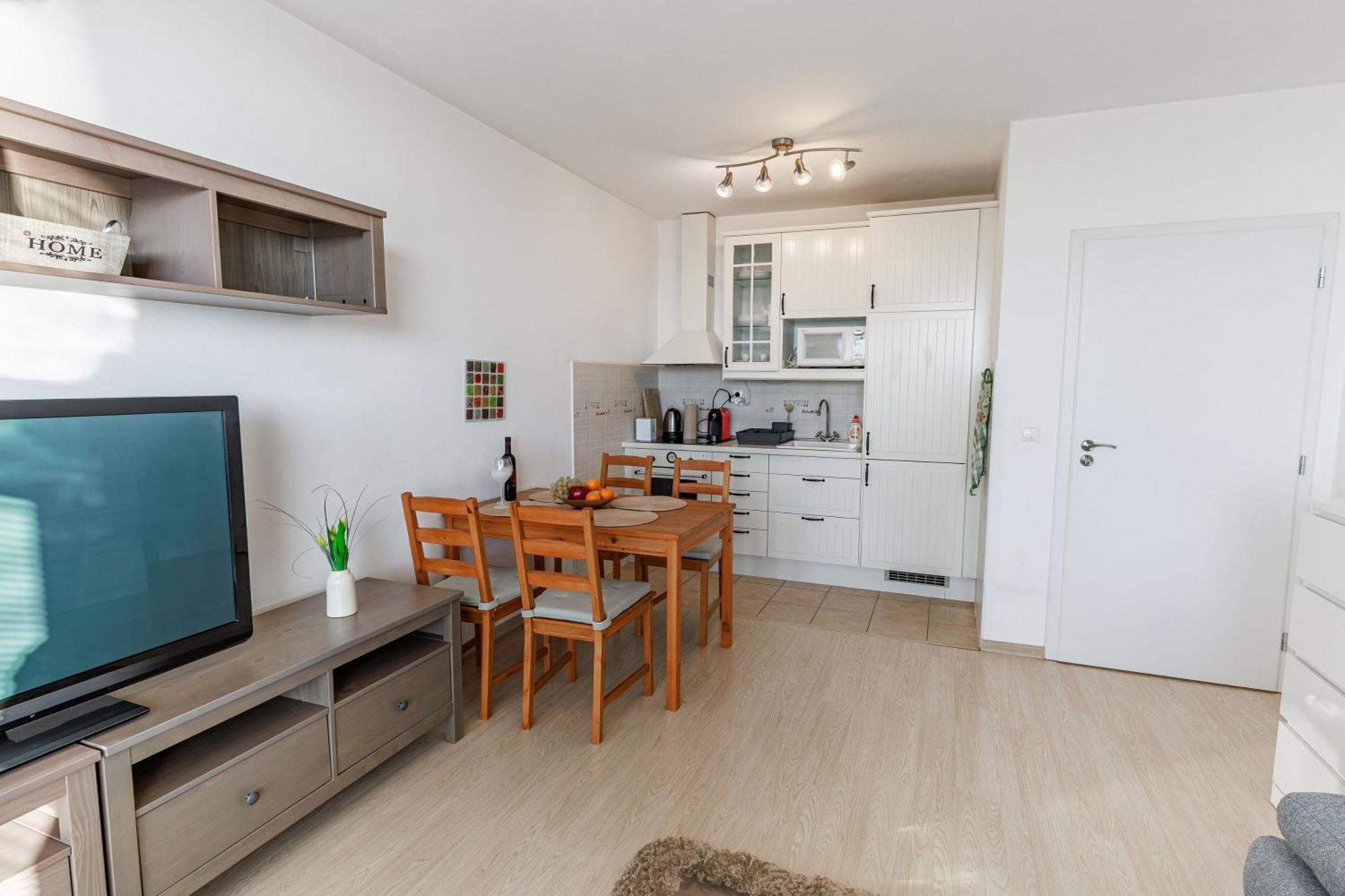 ברטיסלאבה Sunny Apartment With Amazing Terrace On The 13Th Floor Near City Center מראה חיצוני תמונה